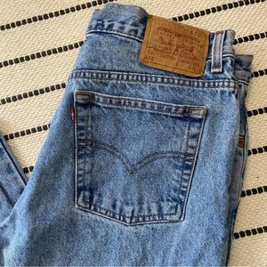 Levi’s Vintage 512 Jeans Medium Wash Slim Straight